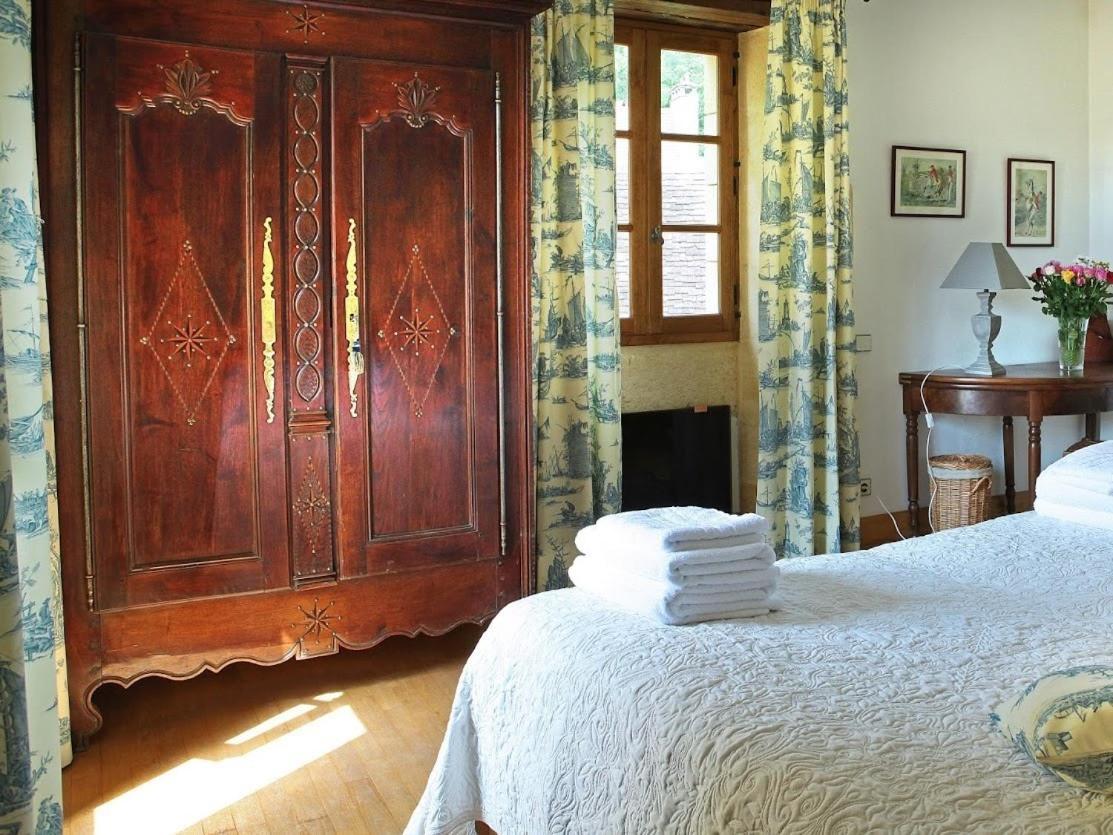 Chambres D'Hotes Avec Piscine La Rossillonie Beynac-et-Cazenac Room photo